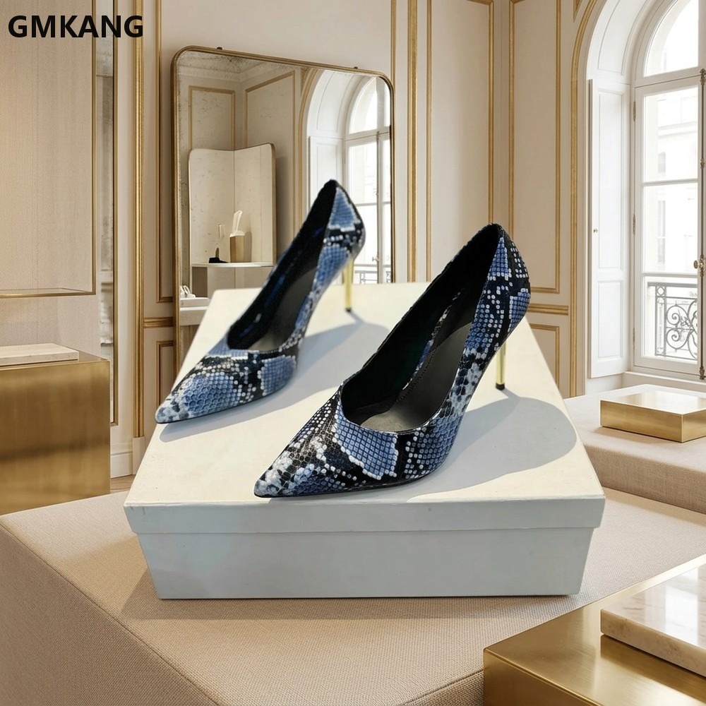 Court Heel Pointed - 여성용 스네이크 프린트 포인티드 토 로우힐