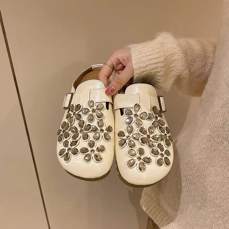 여성용 플로럴 라인스톤 버클 스트랩 클로즈드 토 슬립온 - Women Shoes Mules 리뷰 및 가격